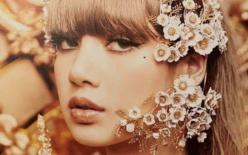 BLACKPINK's Lisa is going to be honored with an extraordinary award in her hometown