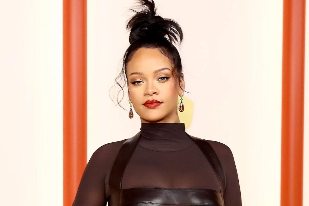 Rihanna plans successful comeback with two music albums and a concert tour
