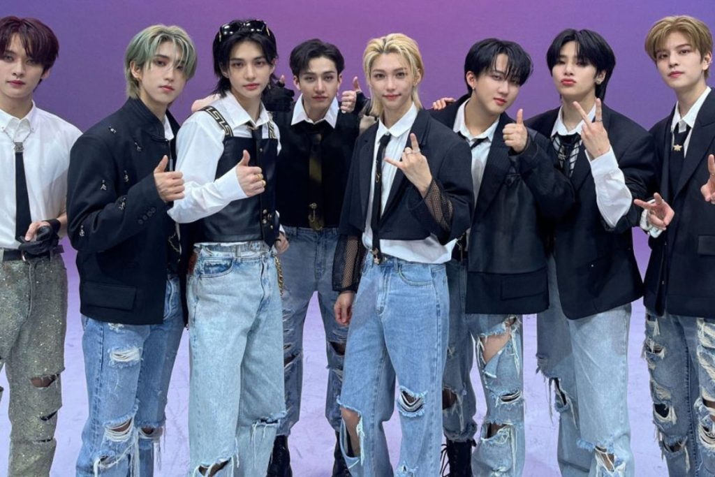 Stray Kids make history as the first 4th gen group to bag this award!