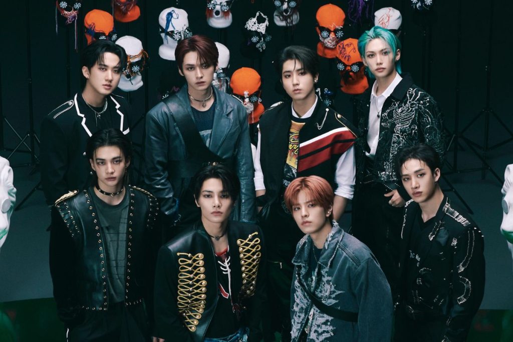 Stray Kids unveils new teaser photos for their album, '樂-STAR (ROCKSTAR)'