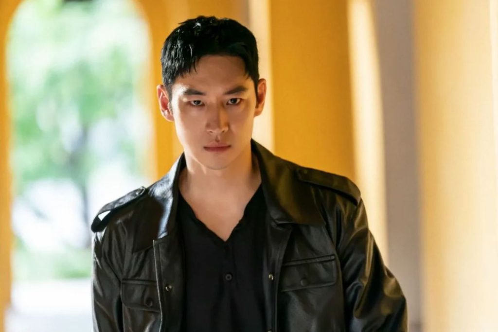 'Taxi Driver's' Lee Je Hoon finds himself in a health crisis that leads him to undergo emergency surgery