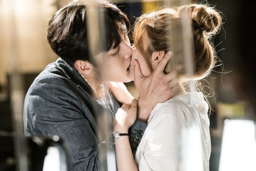 When it comes to kissing scenes, these are the 4 most expert male actors