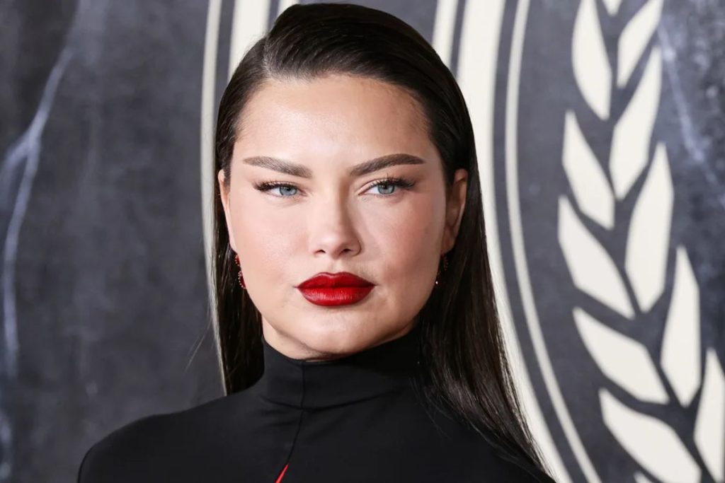 Adriana Lima responds to the criticism about her weight Adriana-Lima-responds-to-the-criticism-about-her-weight