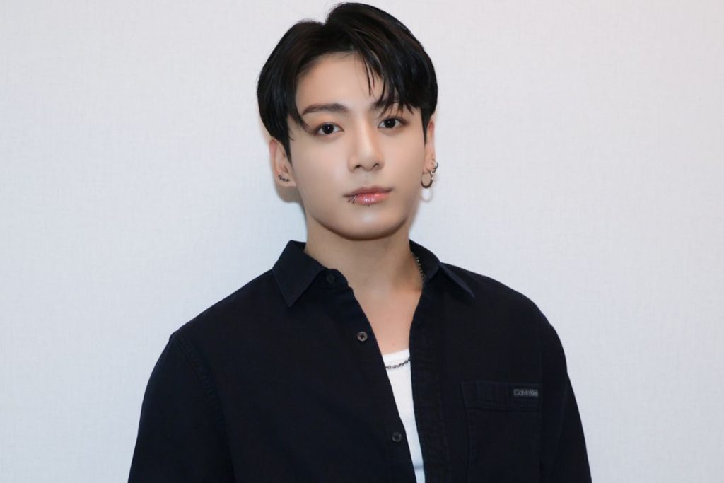 BTS’ Jungkook simultaneously charts 4 songs in the Top 50 of the United Kingdom’s Official Singles Chart after “GOLDEN” was released.