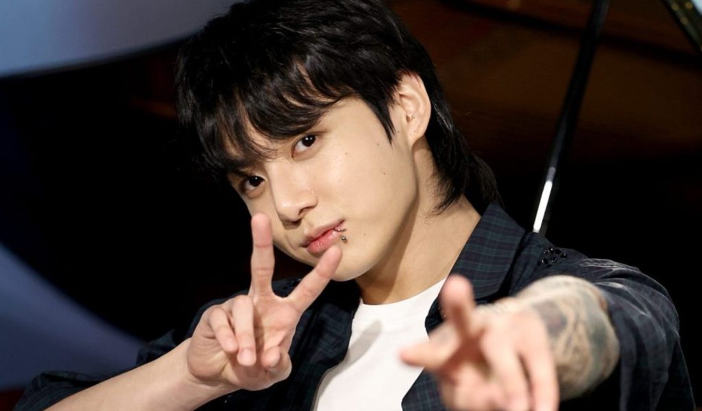 Jungkook: Meaning and English Lyrics of "Standing Next To You" from Golden