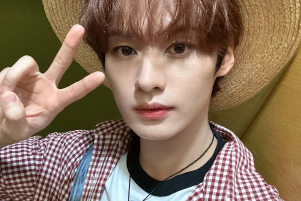 Lee Know said he can't focus during practice with Stray Kids because the members flash their butts