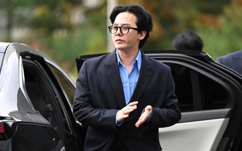 G-Dragon is still in the eye of the hurricane after an entertainment venue manager made claims of the idol’s suspected drug use G-Dragon is still in the eye of the hurricane after an entertainment venue manager made claims of the idol’s suspected drug use