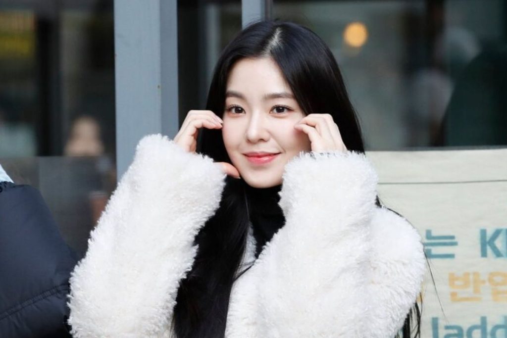 Red Velvet's Irene apparently injured in fan incident at airport