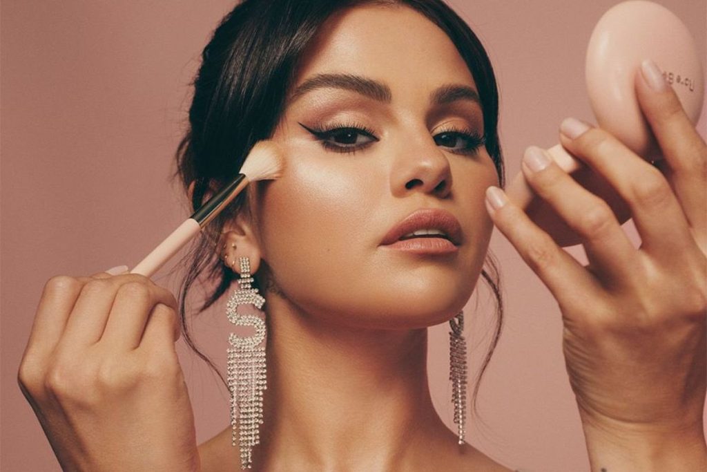 Selena Gomez says she's leaving social media again and this is how people reacted