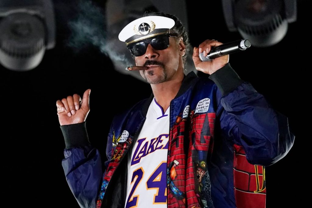 Snoop Dogg quits smoking and the networks can't believe it