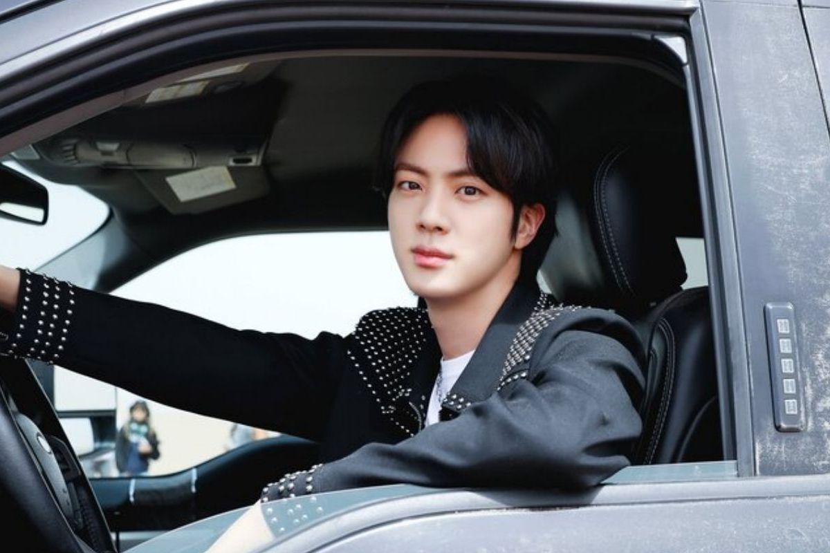 Sources report the incredible strength that BTS' Jin has shown in the army