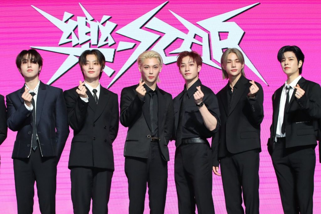 Stray Kids are dominating the iTunes charts worldwide with their album, ‘樂-STAR’