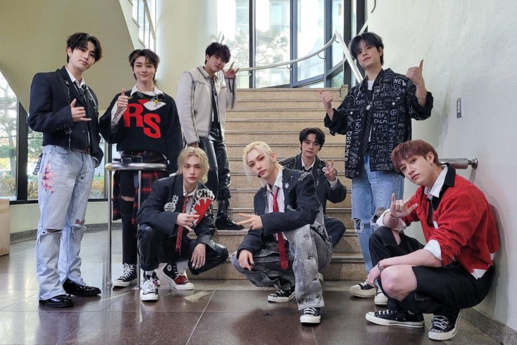 Stray Kids won an award in “Music Bank” with “락 (樂) (LALALALA)”