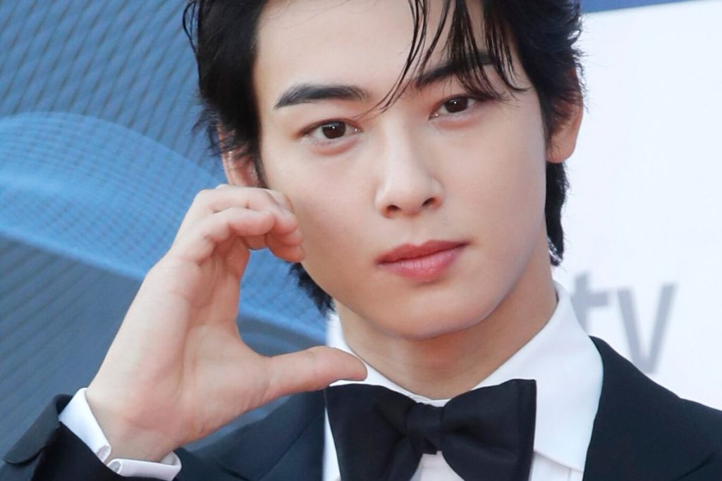 ASTRO's Cha Eun Woo is set to have his first Solo fan-con ASTRO's Cha Eun Woo is set to have his first Solo fan-con