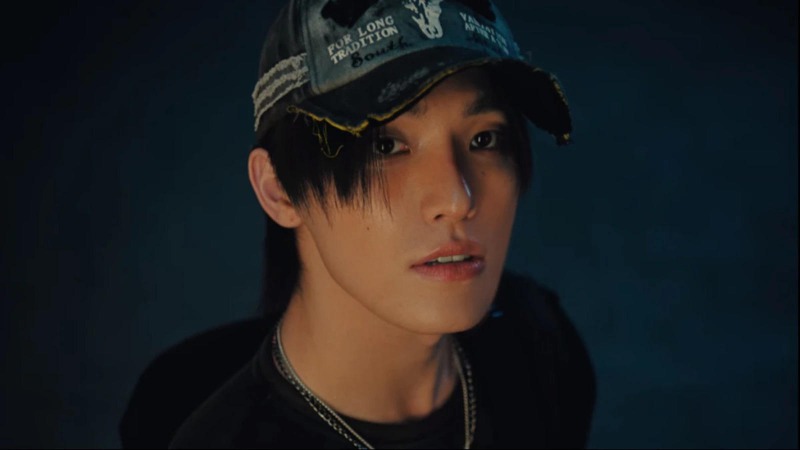 Dino of SEVENTEEN drops a special video for his solo single "Wait"