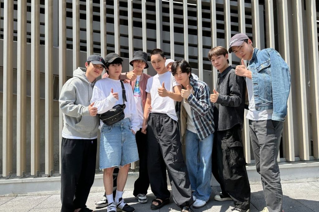 EXO’s extended their legacy with a new #1 spot on “Music Bank” with “The First Snow”