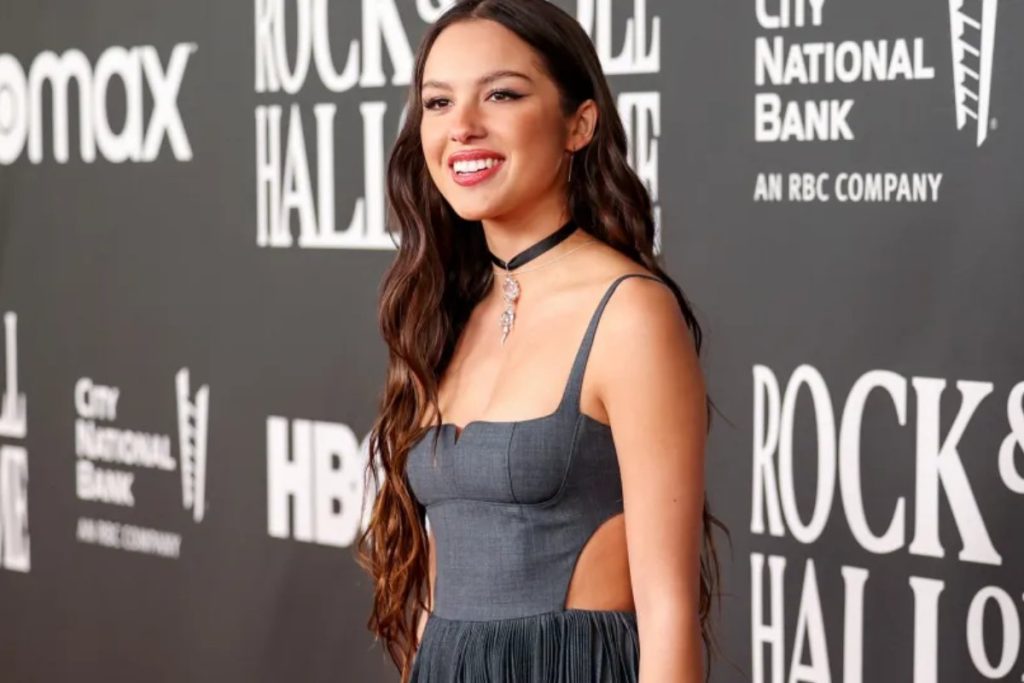 Olivia Rodrigo talks about "emo accusations" due to the lyrics in her album "GUTS"