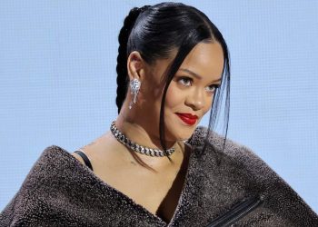 Rihanna confirms she's not working on new music, instead, wants to have another baby