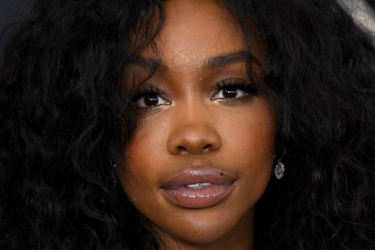 SZA surprises her fans for “SOS” first-year anniversary