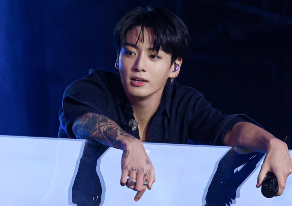 BTS' Jungkook looks handsome in new photos from a military ceremony