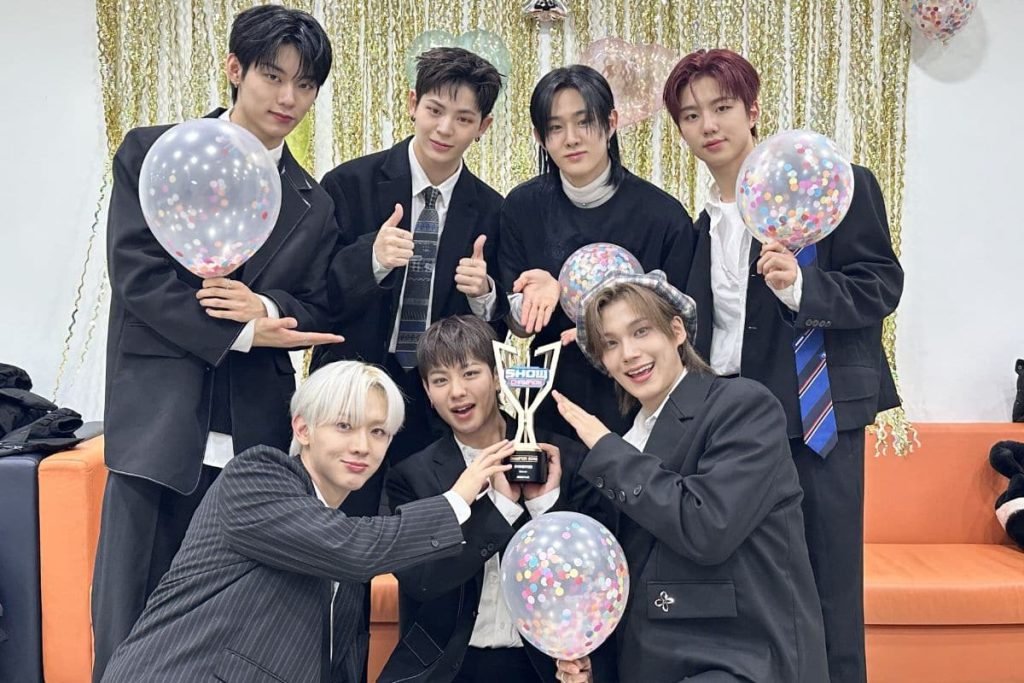 EVNNE has earned their first win with “UGLY” on “Show Champion”