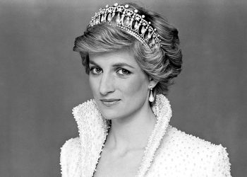 Princess Diana's gowns to be auctioned exclusively