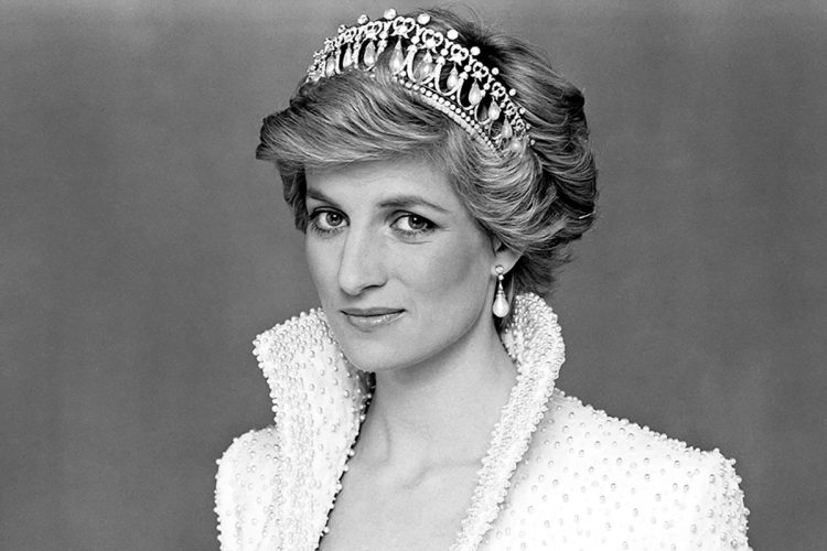 Princess Diana's gowns to be auctioned exclusively