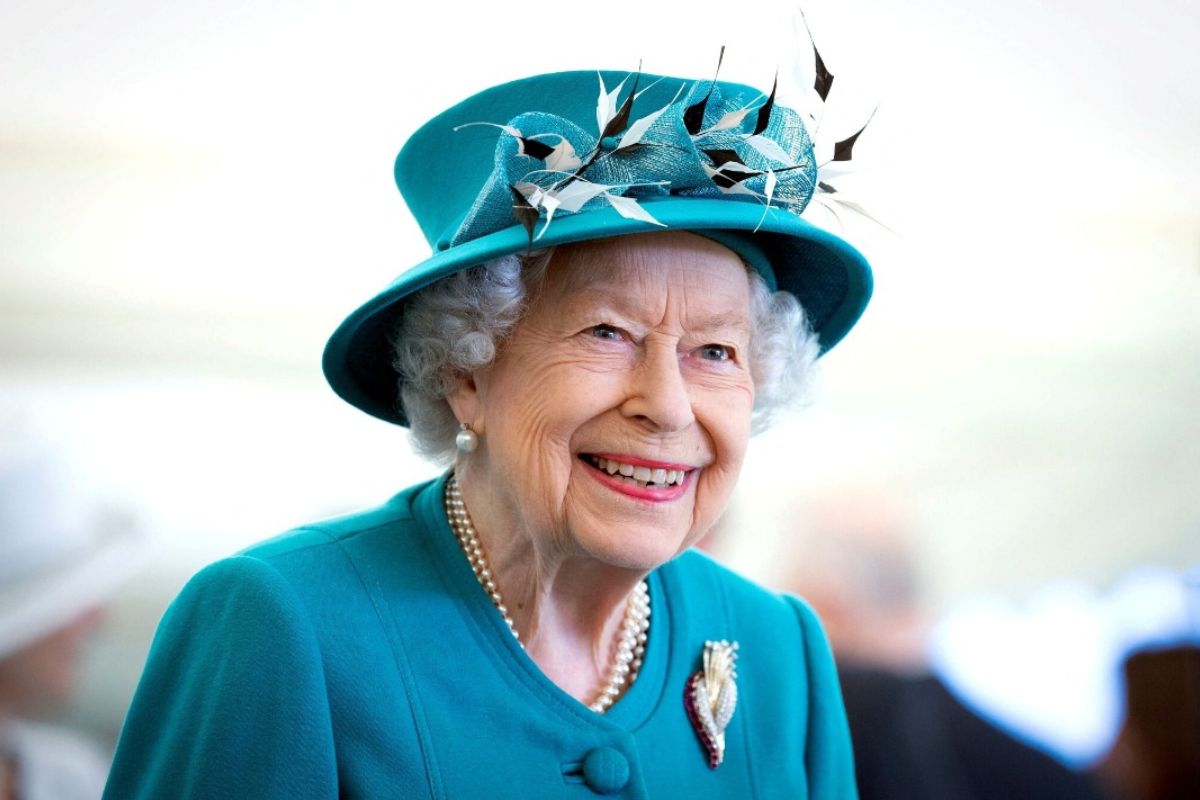 Queen Elizabeth II's close aide reveals details of her last moments of life