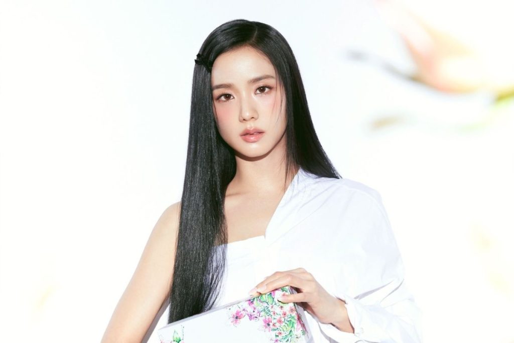 BLACKPINK's Jisoo announced her joining the 'Bubble' platform for private fan messaging