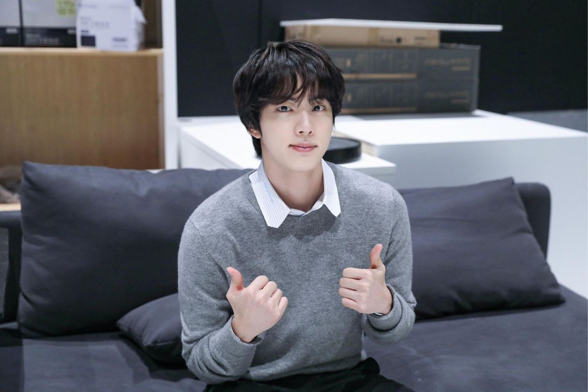 BTS' Jin is praised by a military service trainee for his modest personality