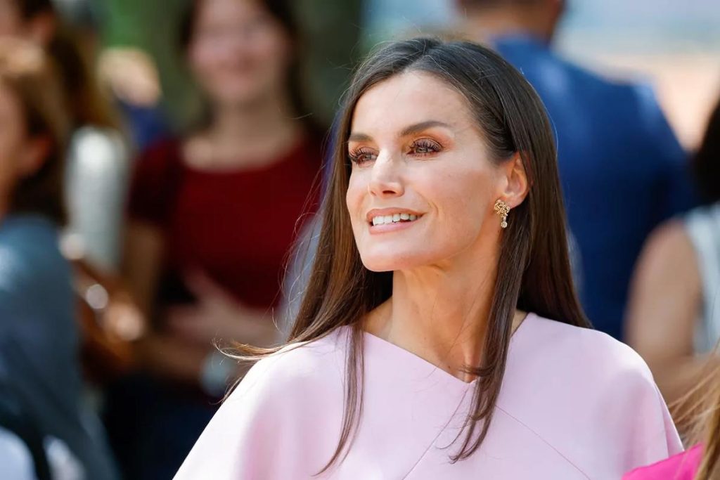 Body language expert analyzes Queen Letizia