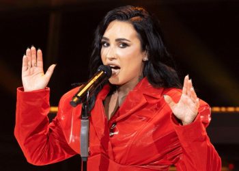 Demi Lovato performed 'Heart Attack' at an event for people with heart problems