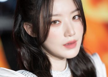 (G)I-DLE's Shuhua admitted she felt embarrassed to perform in front of her family