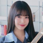 IVE's Leeseo worries his fans after suffering an injury during a concert