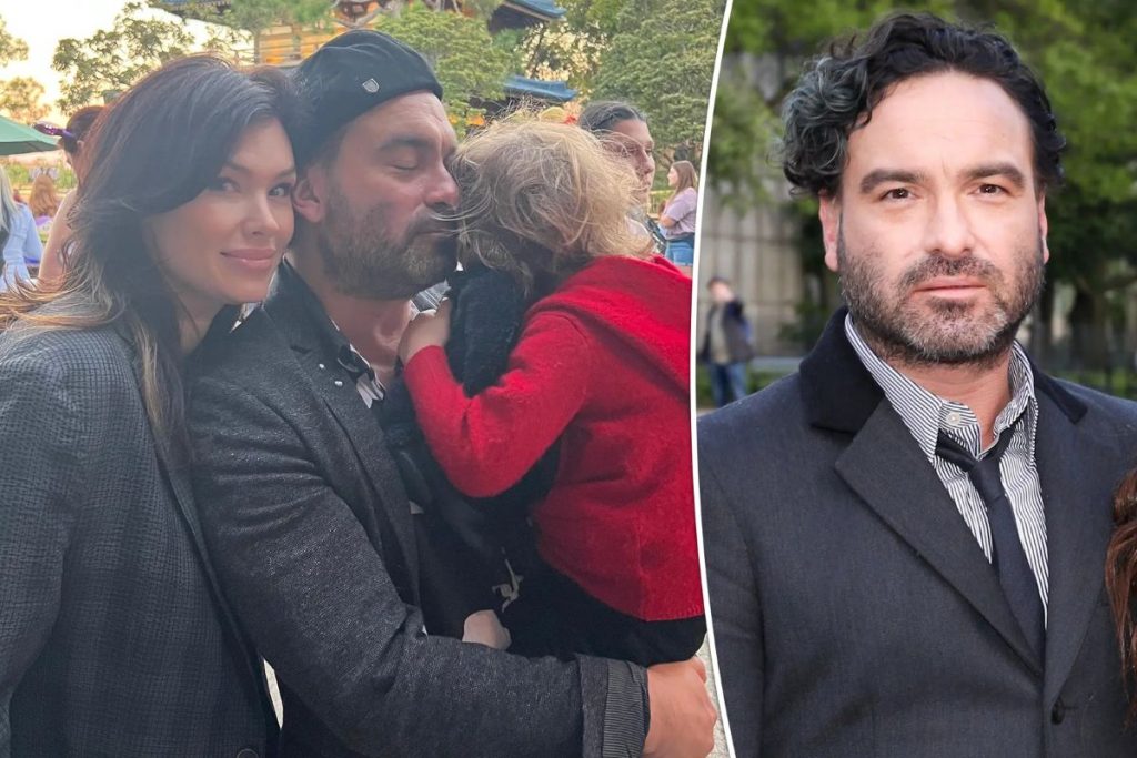 Johnny Galecki secretly married