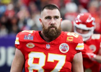 Travis Kelce makes $100,000 donation to families affected by the shooting in USA