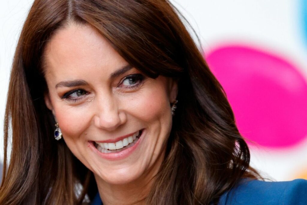 Kate Middleton announces she has cancer
