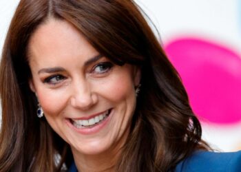 Kate Middleton announces she has cancer