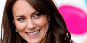 Kate Middleton announces she has cancer