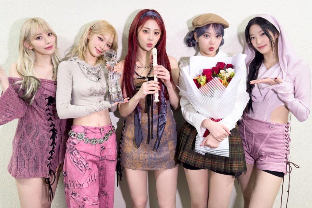 LE SSERAFIM earns the No. 1 spot with “EASY” on “Music Bank”