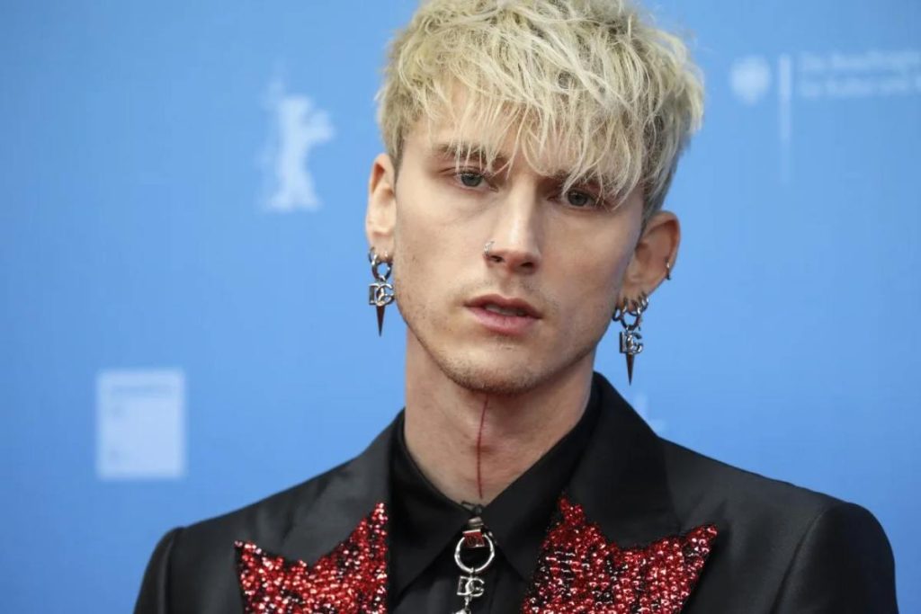 Machine gun Kelly changes his name