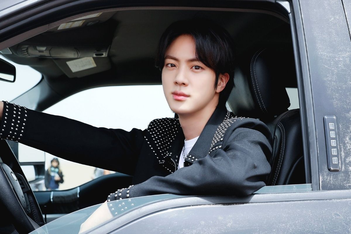 BTS Jin’s gentlemanly gesture towards his pregnant Sister-In-Law