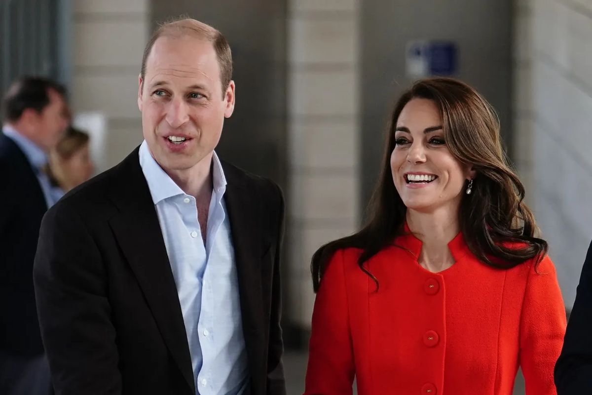 Prince William gives up his rights as heir to stay with his wife, Kate Middleton