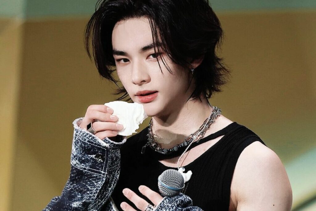 Stray Kids’ Hyunjin shows his most sexy side in a new bathtub photoshoot