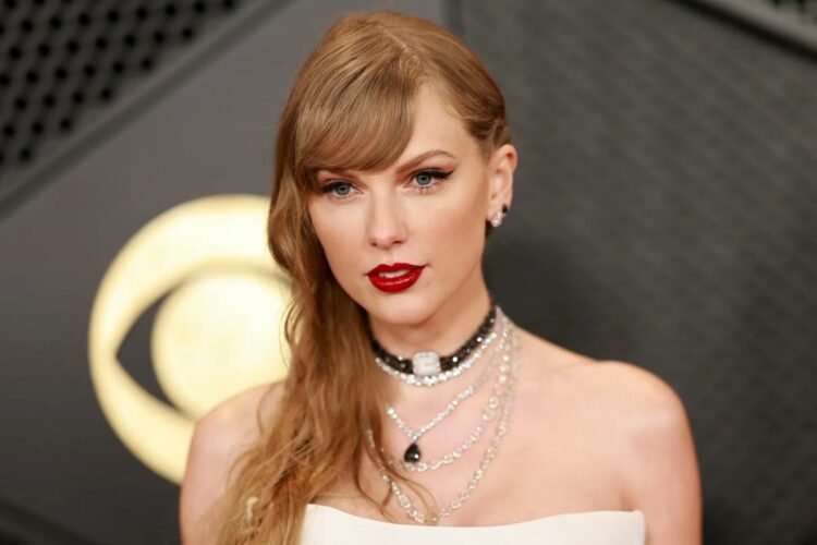 The famous lipstick that Taylor Swift uses to always have classic red lips