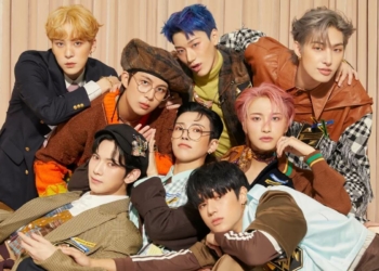 An ATINY received the best wedding gift from two ATEEZ members