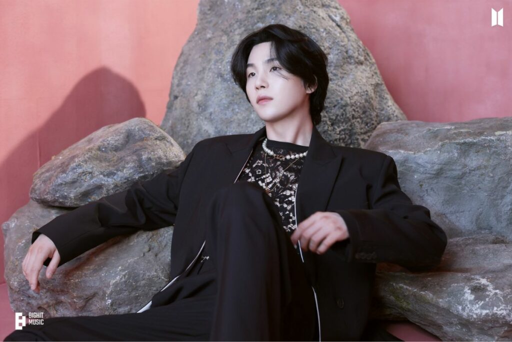 BTS' Suga impresses his fans amid the crisis over the massive purchase of K-Pop albums