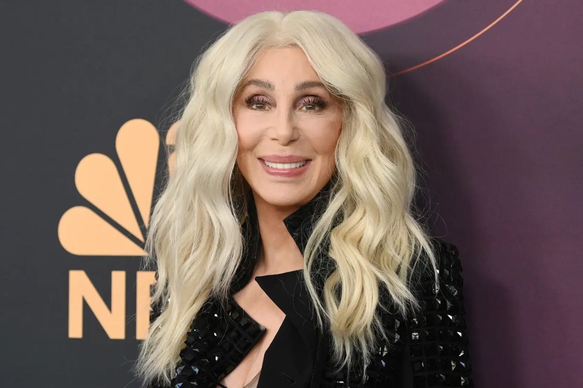 Cher says she likes younger men better because men her age are all dead