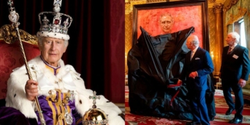 King Charles lll unveils his post-coronation portrait for the first time