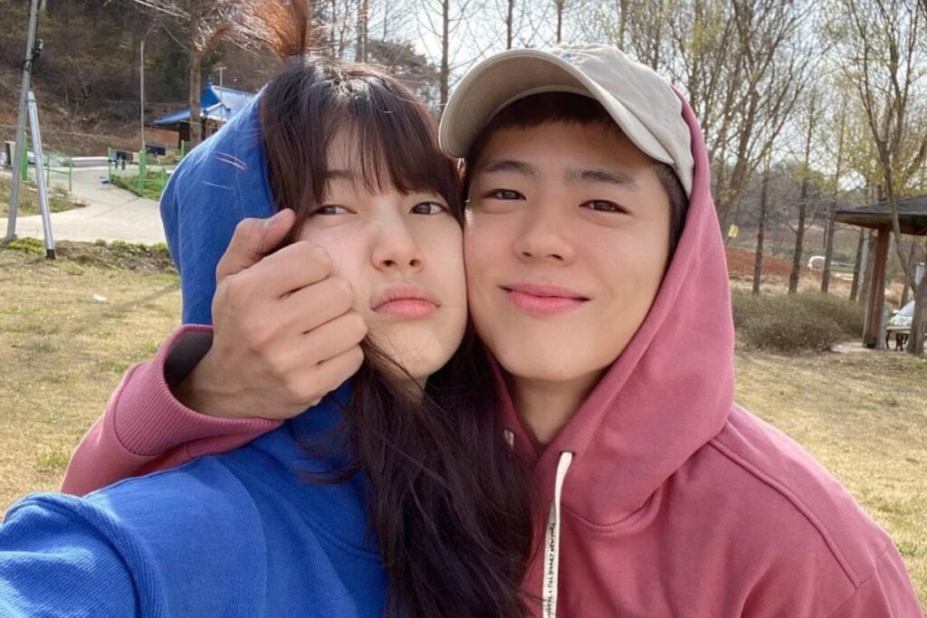 Park Bo Gum and Suzy made a buzz because of their undeniable chemistry ahead of the “Wonderland” release